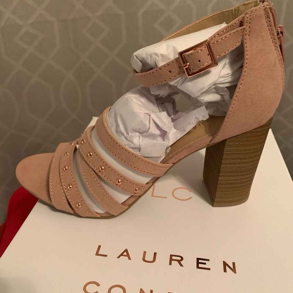 Heels - Picture 4 of 4